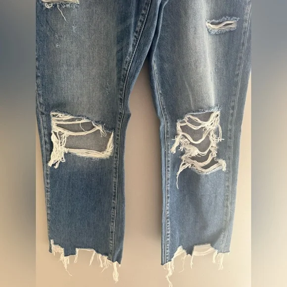 Zenana Women’s Distressed Thrashed High Rise Raw Hem Cut Off Ankle Jeans SZ 30 - Picture 3 of 10